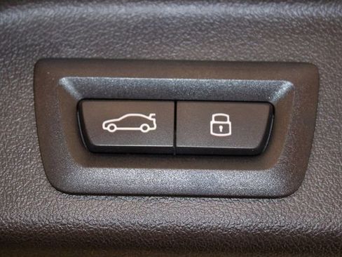 Used 2025 BMW X5 xDrive50e image 16