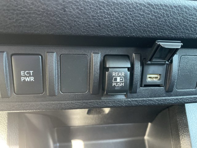 Used 2022 Toyota Tacoma SR5 w/ Black Out Package (TMS) RWD image 16
