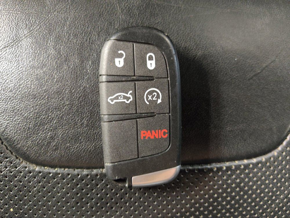Used 2019 Jeep Cherokee Limited AWD/4WD image 32