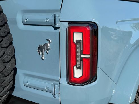 Used 2022 Ford Bronco Outer Banks AWD/4WD image 15