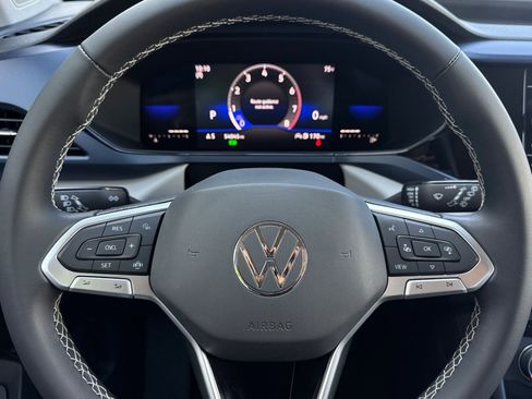 Used 2022 Volkswagen Taos SE image 23