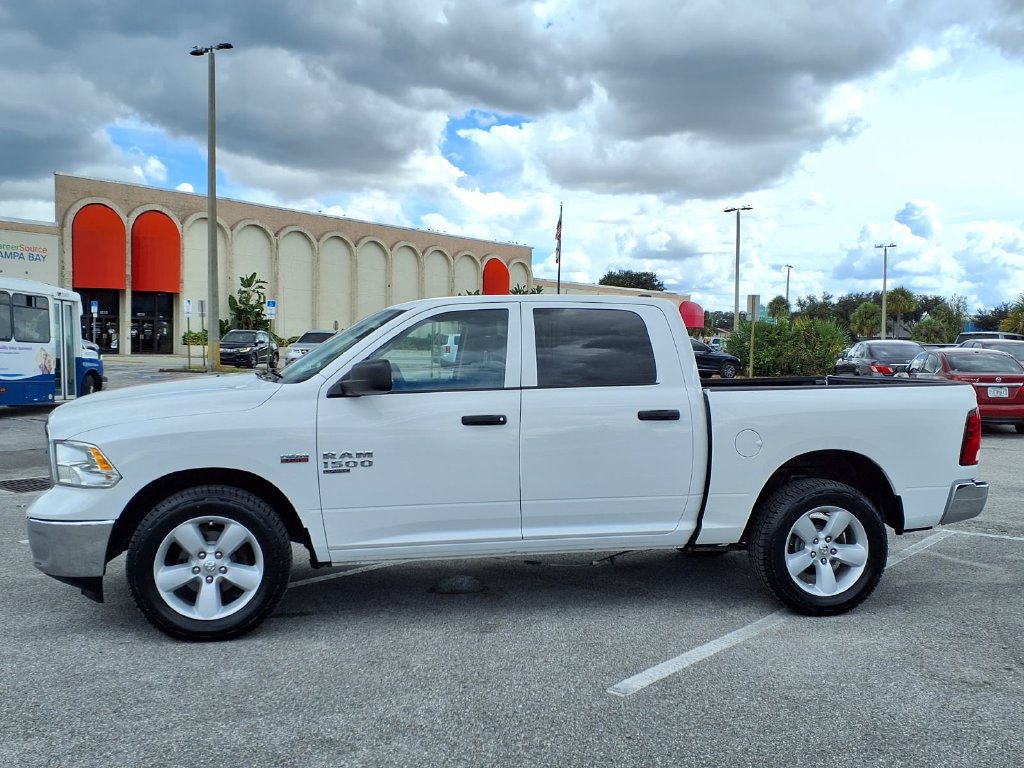 Used 2022 RAM 1500 Classic SLT AWD/4WD image 4