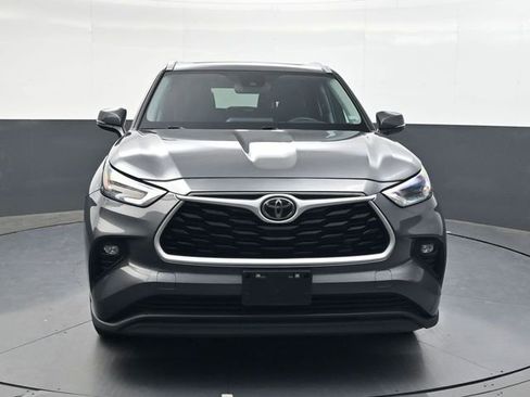 Used 2024 Toyota Highlander XLE image 9
