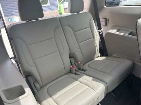 Used 2019 GMC Acadia Denali w/ Technology Package AWD/4WD image 29