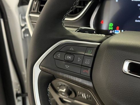 New 2025 Jeep Grand Cherokee Limited w/ Luxury Tech Group II image 33