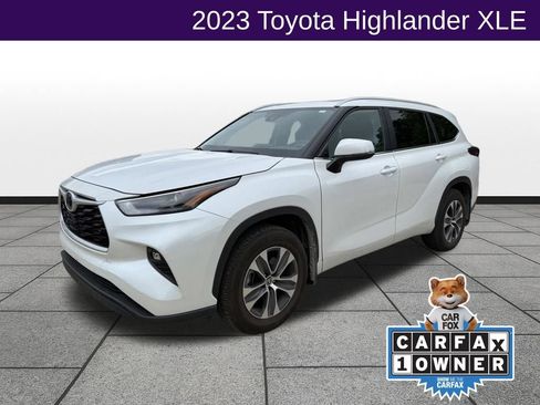 Used 2023 Toyota Highlander XLE AWD/4WD image 1