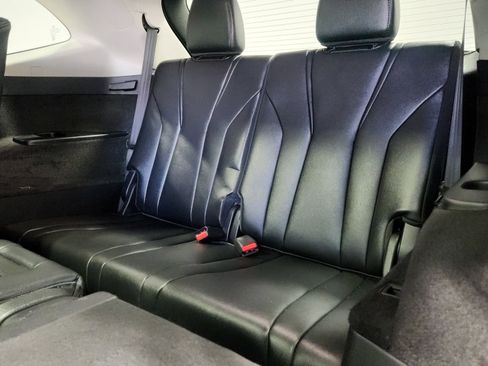 Used 2023 Acura MDX SH-AWD image 14