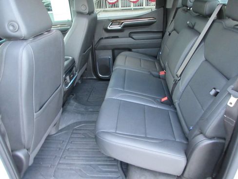 Certified 2024 GMC Sierra 1500 Elevation w/ Elevation Premium Package AWD/4WD image 17