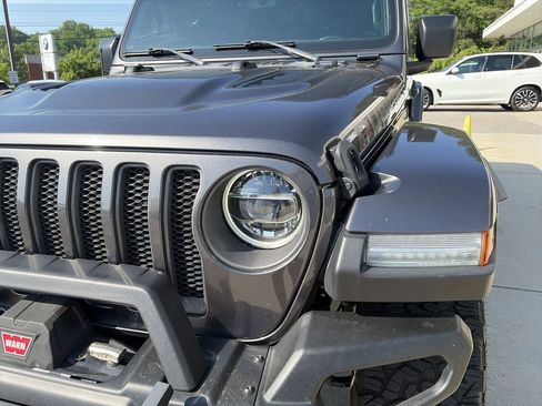 Used 2022 Jeep Wrangler Unlimited Rubicon w/ LED Lighting Group AWD/4WD image 11