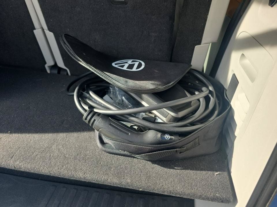 Used 2025 Volkswagen ID. Buzz Pro S Plus AWD/4WD image 17