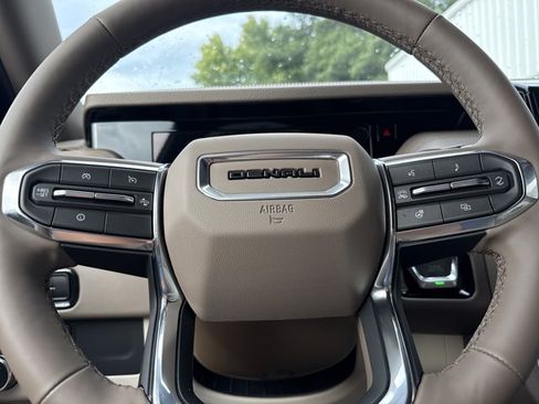 New 2026 GMC Yukon Denali w/ LPO, Floor Liner Package AWD/4WD image 21