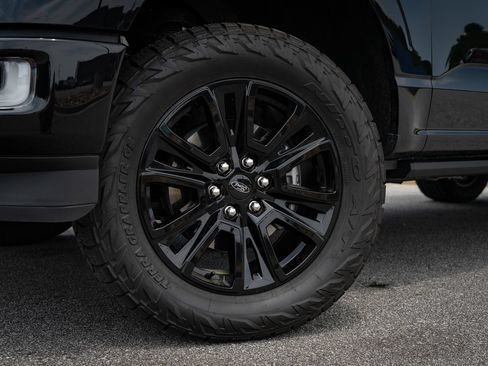 Used 2025 Ford F150 Platinum w/ Equipment Group 702A High AWD/4WD image 8