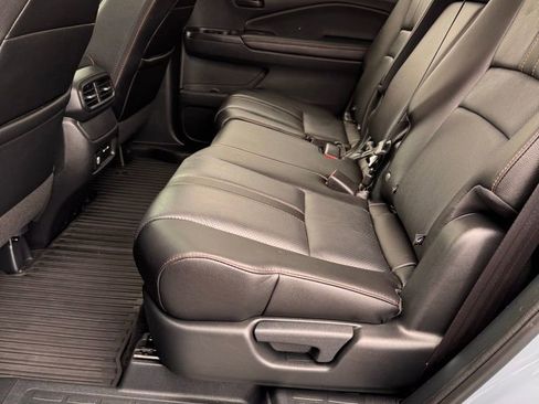 Used 2024 Honda Passport TrailSport image 12