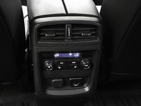 Used 2017 Buick Envision Essence AWD/4WD image 10