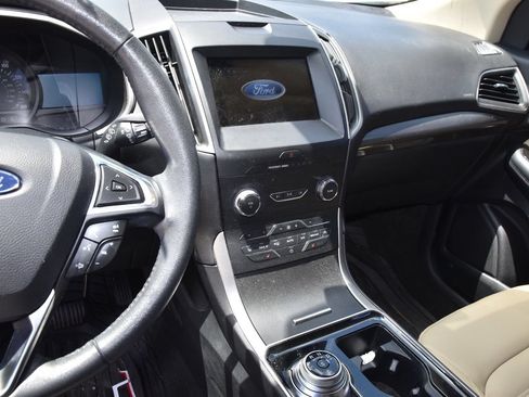 Used 2020 Ford Edge SEL w/ Convenience Package FWD image 9