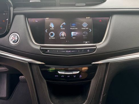 Used 2018 Cadillac XT5 Luxury w/ Driver Awareness Package image 21