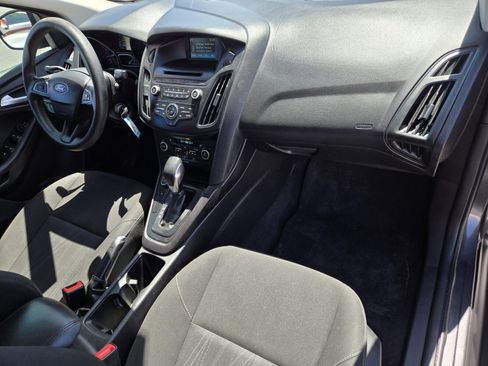 Used 2017 Ford Focus SE FWD image 13