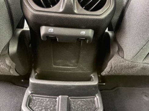 Used 2024 Jeep Wrangler Unlimited w/ Technology Group AWD/4WD image 18