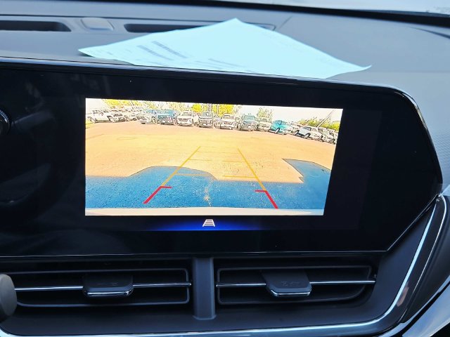 New 2026 Chevrolet Trax RS w/ Sunroof Package FWD image 23