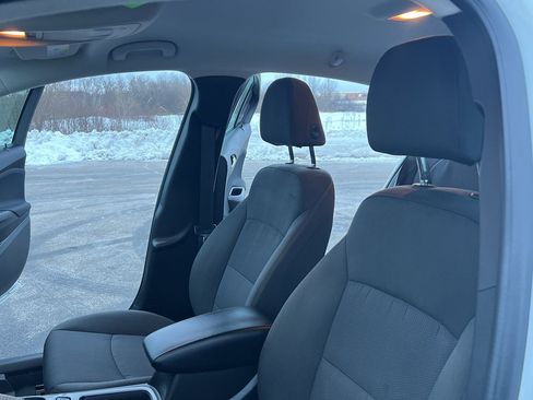 Used 2018 Chevrolet Cruze LT w/ Convenience Package image 17