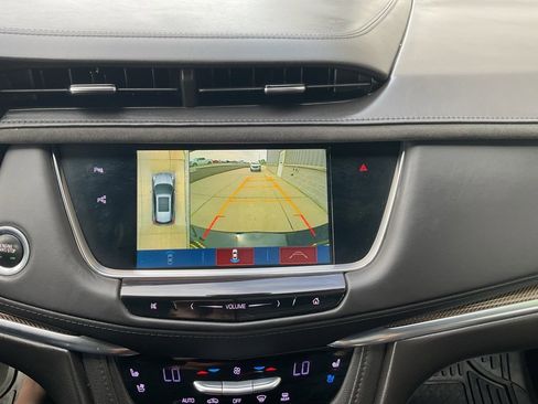 Used 2019 Cadillac XT5 Platinum image 17