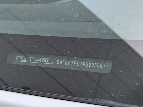 Used 2023 Land Rover Defender 110 SE image 16