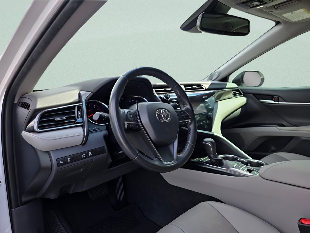 Used 2019 Toyota Camry XSE FWD image 9
