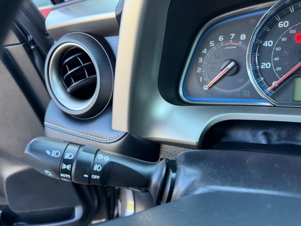Used 2014 Toyota RAV4 Limited w/ Technology Package AWD/4WD image 10
