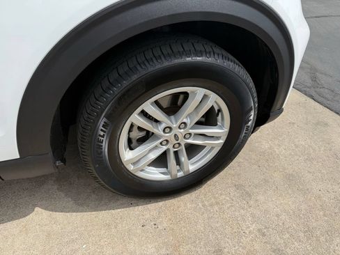 Used 2021 Ford Explorer XLT w/ Equipment Group 202A AWD/4WD image 13
