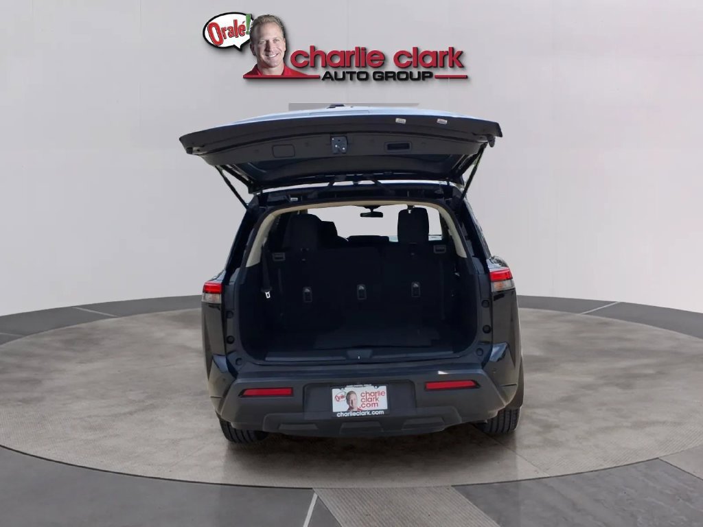 Used 2024 Nissan Pathfinder SV w/ Black Appearance Package FWD image 5