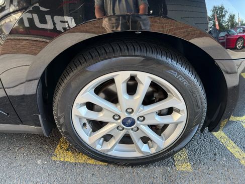 Used 2018 Ford Transit Connect XLT image 35