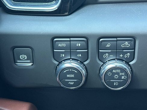 Used 2025 GMC Sierra 1500 Denali Ultimate AWD/4WD image 40