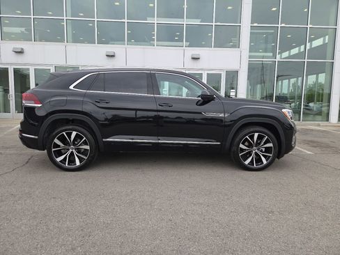 New 2026 Volkswagen Atlas Cross Sport SEL Premium R-Line AWD/4WD image 2