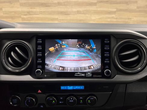 Used 2023 Toyota Tacoma TRD Sport AWD/4WD image 9