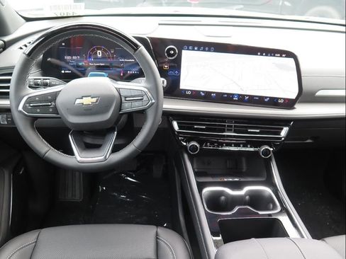 New 2026 Chevrolet Traverse LT w/ Enhanced Driving Package image 13