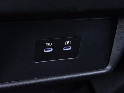 Certified 2025 Nissan Rogue SV image 23