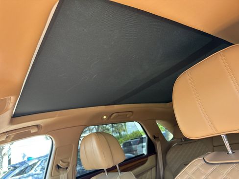 Used 2022 Bentley Bentayga AWD/4WD image 8