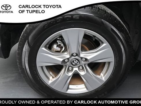 Used 2025 Toyota RAV4 XLE FWD image 43