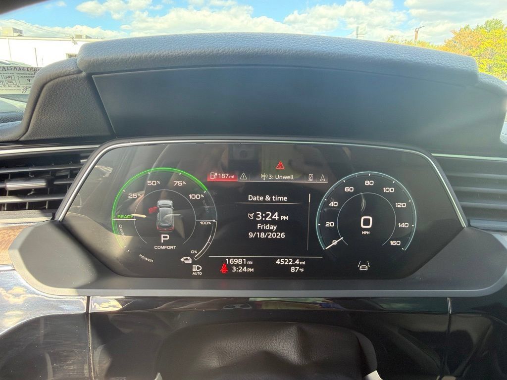 Used 2024 Audi Q8 e-tron Premium Plus w/ Premium Plus Package AWD/4WD image 22