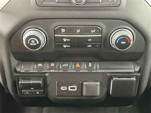 Used 2023 Chevrolet Silverado 1500 Custom image 13