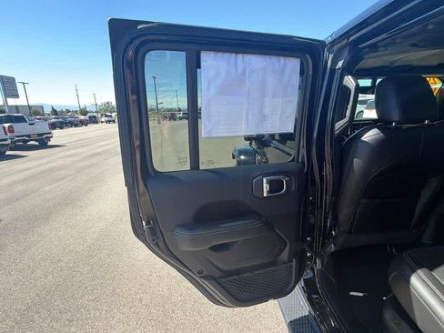 Used 2021 Jeep Wrangler Unlimited Sahara w/ Cold Weather Group AWD/4WD image 18