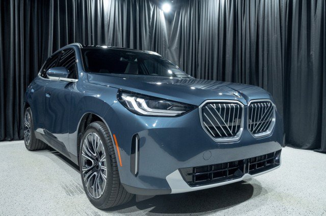Used 2025 BMW X3 xDrive30i w/ Convenience Package AWD/4WD image 3