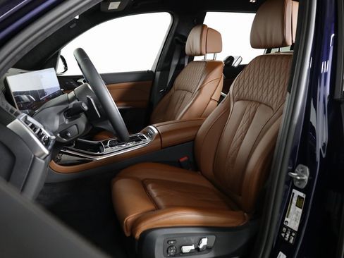 Used 2026 BMW X7 M60i image 35
