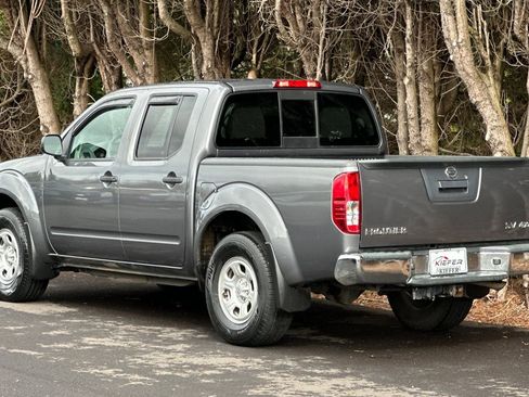Used 2021 Nissan Frontier SV w/ SV Utility Package AWD/4WD image 6