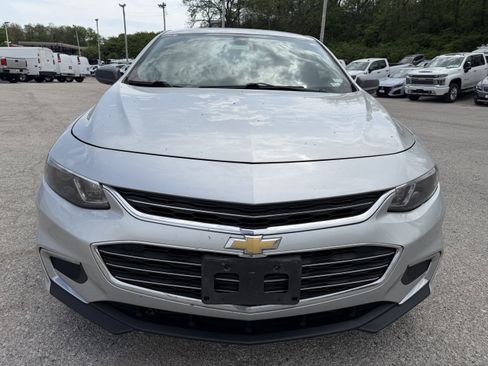 Used 2018 Chevrolet Malibu LS FWD image 2