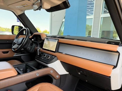 Used 2023 Land Rover Defender 130 First Edition image 34