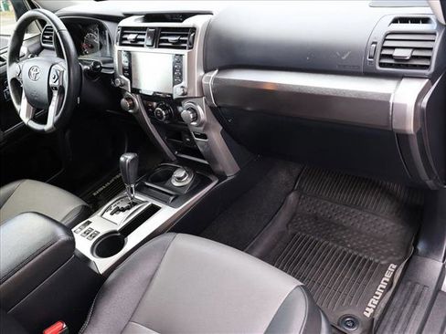 Used 2020 Toyota 4Runner SR5 Premium w/ Moonroof Package AWD/4WD image 27