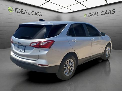 Used 2020 Chevrolet Equinox LS w/ LS Convenience Package FWD image 6