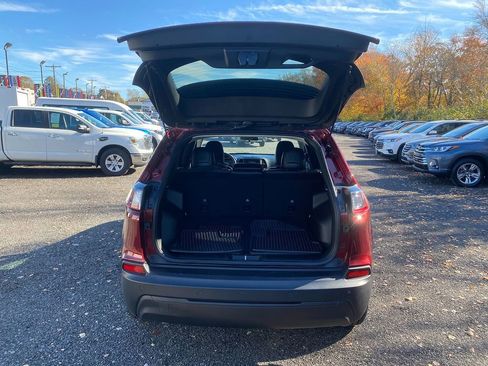 Used 2019 Jeep Cherokee Latitude Plus w/ Cold Weather Group image 23