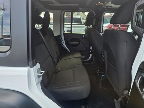 Used 2019 Jeep Wrangler Unlimited Sport S AWD/4WD image 14